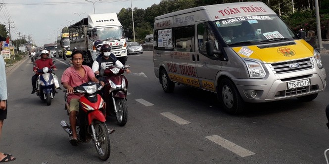 Mùng 4 Tết: Du khách đổ về Vũng Tàu, cao tốc, quốc lộ 51 đông nghẹt - ảnh 9