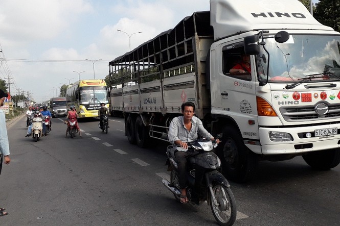Mùng 4 Tết: Du khách đổ về Vũng Tàu, cao tốc, quốc lộ 51 đông nghẹt - ảnh 10