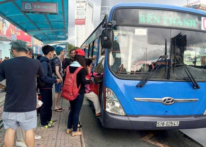 TPHCM công bố số điện thoại “nóng” trị yêu râu xanh, trộm cắp…trên xe buýt - ảnh 1