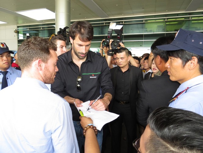 Van Nistelrooy đã đến Sài Gòn cùng Cup Champions League - ảnh 7