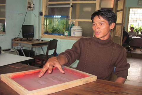 Đường dây làm giả giấy tờ, giúp gái quê xuất ngoại bán dâm - ảnh 1