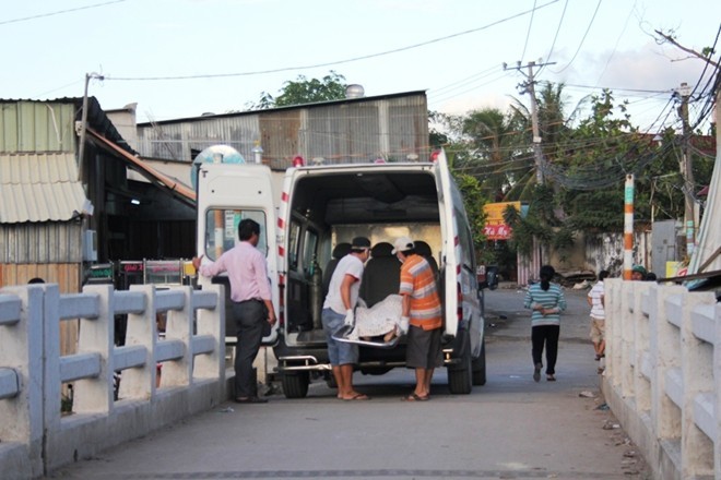 Hai cô gái treo cổ chết trên cùng một sợi dây - ảnh 1