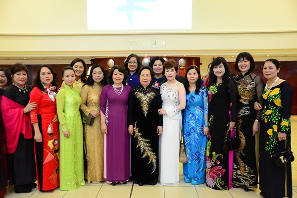 Dược sĩ Lê Thị Bình tham dự Hội nghị Thượng đỉnh Phụ nữ toàn cầu 2014 - ảnh 1