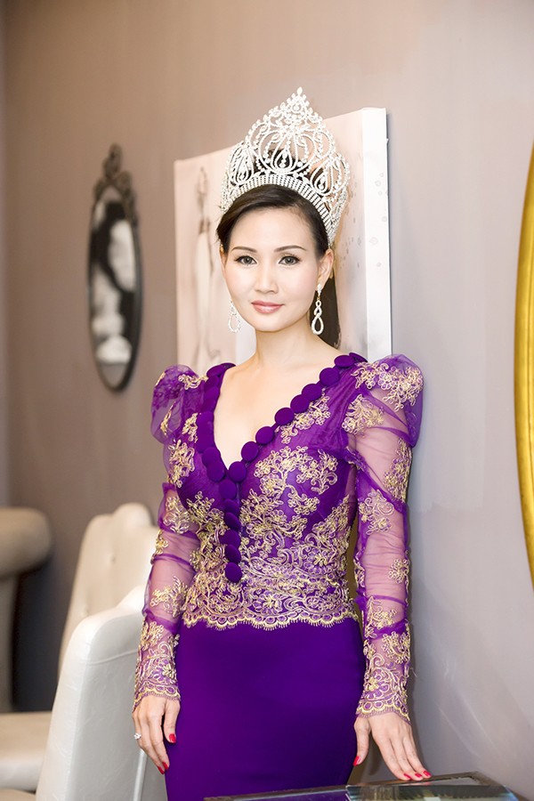 Hoa hậu quý bà Sonya Sương Đặng, Thúy Hạnh lộng lẫy trên ghế giám khảo - ảnh 7
