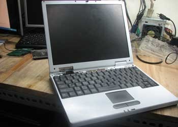 Cảnh báo bẫy lừa laptop ở Sài Gòn - ảnh 1