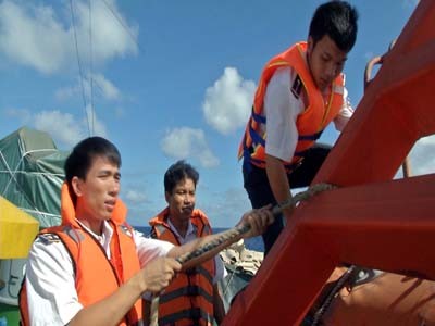 Tận thấy cảnh sát biển phòng chống siêu bão Rammasun - ảnh 2