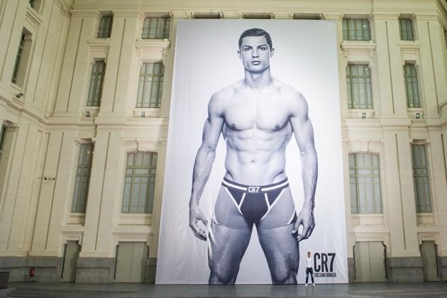 Nhãn hiệu 'CR7' của Ronaldo bị kiện - ảnh 2