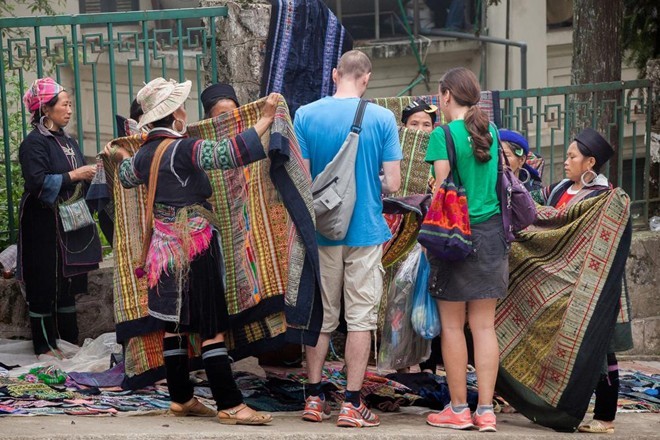 Chuyện phụ nữ Sa Pa nói tiếng Anh lên báo nước ngoài - ảnh 2