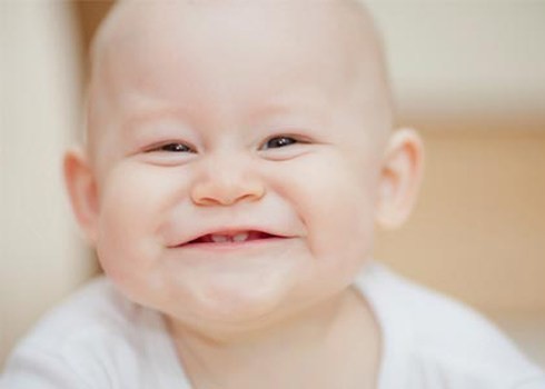 Dấu hiệu nhận biết sớm trẻ bị còi xương - ảnh 5
