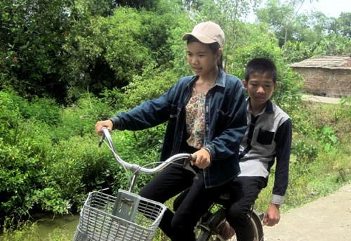 Cậu bé mù ước mơ trở thành thầy giáo - ảnh 1