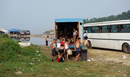 Hé lộ cuộc sống trên bãi biển của người Triều Tiên - ảnh 1
