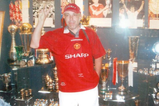 Choáng với cổ động viên xăm biểu tượng Man United lên trán - ảnh 2