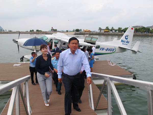Thuê thủy phi cơ ngắm cảnh đẹp như tranh - ảnh 2