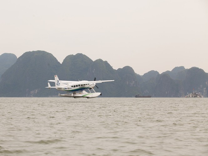 Thuê thủy phi cơ ngắm cảnh đẹp như tranh - ảnh 7