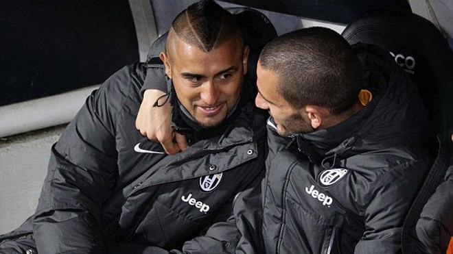 Arturo Vidal hục hặc với thầy, M.U 'mở cờ trong bụng' - ảnh 1