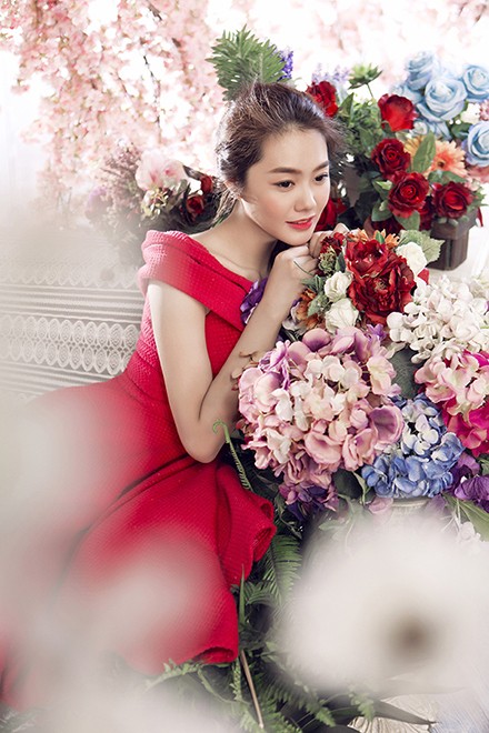 Ngọc Trinh, Linh Chi đẹp dịu dàng đón Valentine - ảnh 6