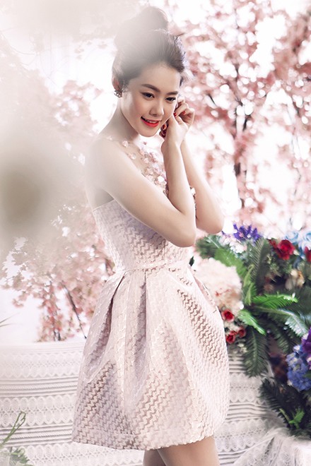 Ngọc Trinh, Linh Chi đẹp dịu dàng đón Valentine - ảnh 9