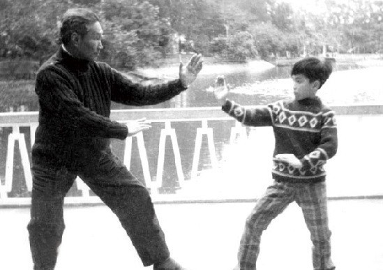 Chân Tử Đan và quá khứ ngông cuồng, đi làm ở khu đèn đỏ - ảnh 2