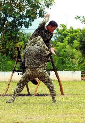 Nhìn gần đội Đặc công chống khủng bố - ảnh 15