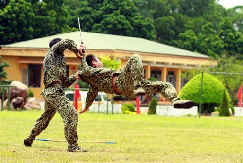 Nhìn gần đội Đặc công chống khủng bố - ảnh 17