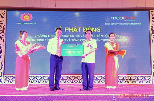 MobiFone dành gần 2,5 tỷ đồng cho an sinh xã hội và phát triển cộng đồng - ảnh 4