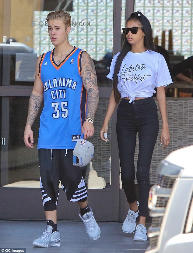 Loạn nhịp tim với bồ mới bốc lửa của Justin Bieber - ảnh 11
