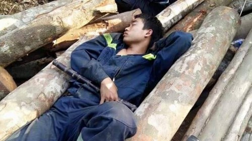 Xúc động ảnh chiến sĩ cứu hộ vụ sập hầm than ở Hòa Bình - ảnh 6