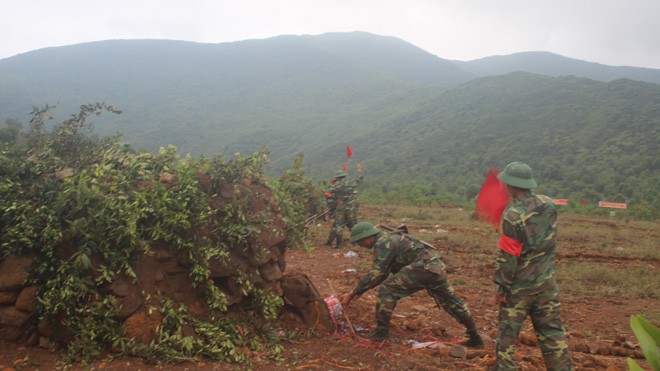 Xem lính mới nã súng, quăng lựu đạn - ảnh 3