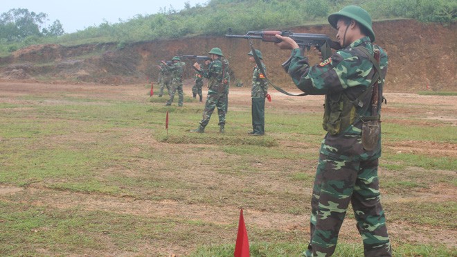 Xem lính mới nã súng, quăng lựu đạn - ảnh 4