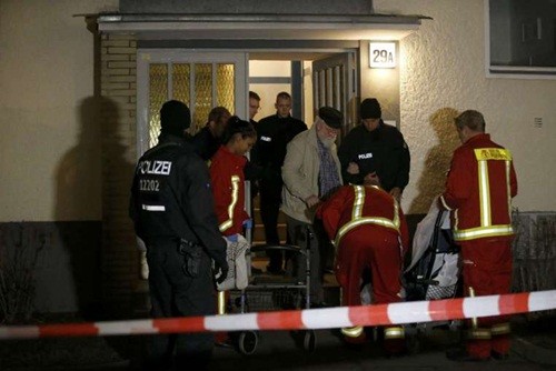 Berlin náo loạn vì gói đồ khả nghi trong xe ở Britz, - ảnh 1