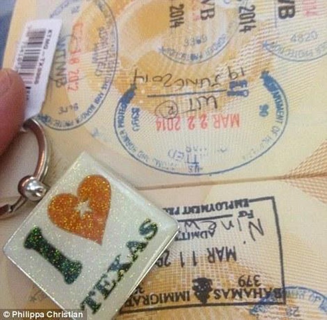 'Vú em cơ mật' đi chuyên cơ, ngủ cung điện - ảnh 5