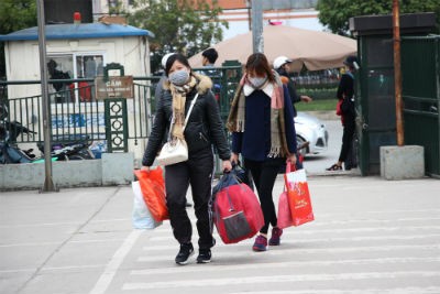 Hàng vạn người rời Thủ đô về quê nghỉ Tết Dương lịch - ảnh 3