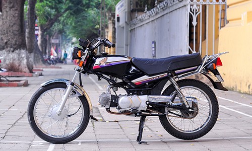 Tròn mắt với Honda Win 100 độ về 'zin' của tay chơi Hà thành - ảnh 1