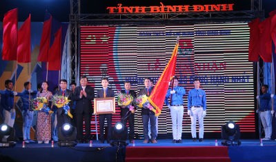 Tỉnh đoàn Bình Định đón nhận Huân chương Lao động hạng Nhất - ảnh 2