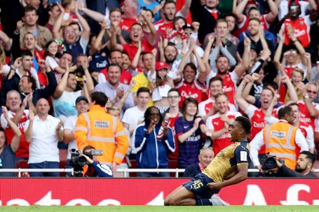 'Ngôi sao bí ẩn' Alex Iwobi của Arsenal là ai? - ảnh 1