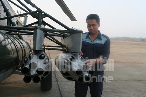 Mục kích 'hổ mang chúa' Su-30 diễn tập tiêu diệt mục tiêu - ảnh 3
