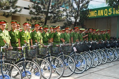 TPHCM: Cảnh sát khu vực đi làm bằng xe đạp - ảnh 4