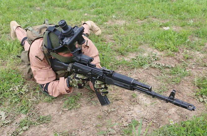 Trang bị “khủng” của một lính Nga chiến đấu ở Syria - ảnh 7