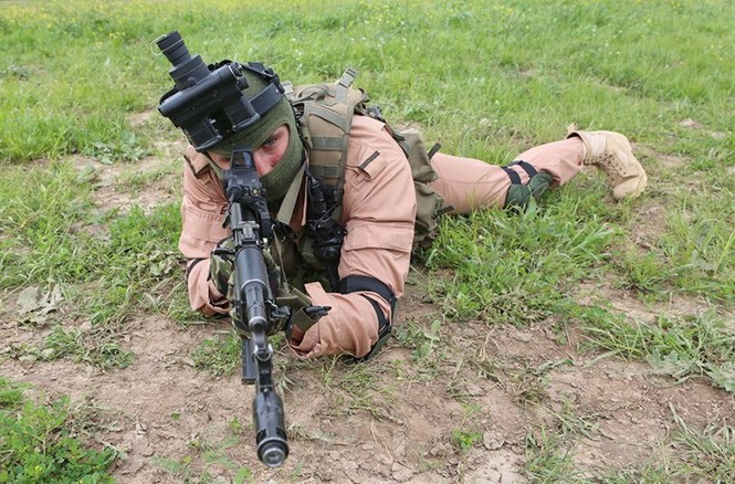 Trang bị “khủng” của một lính Nga chiến đấu ở Syria - ảnh 8