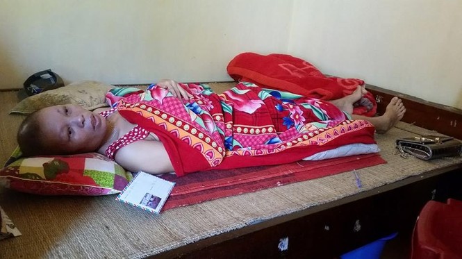 Khổ cảnh nam sinh lớp 10 chăm mẹ ung thư giai đoạn cuối - ảnh 1