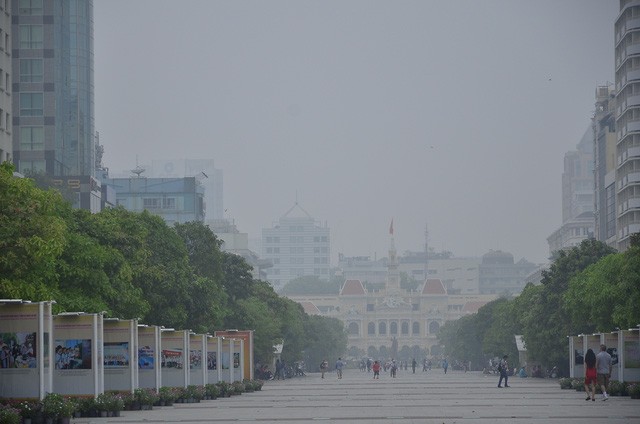 Ngỡ ngàng với Sài Gòn mờ ảo trong màn sương mù - ảnh 6