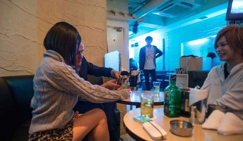 Góc tối nghề trai bao ở Nhật Bản - ảnh 1
