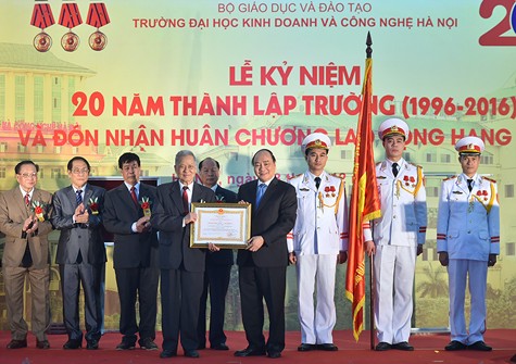 Thủ tướng nêu 4 câu hỏi lớn về đại học tư thục - ảnh 3