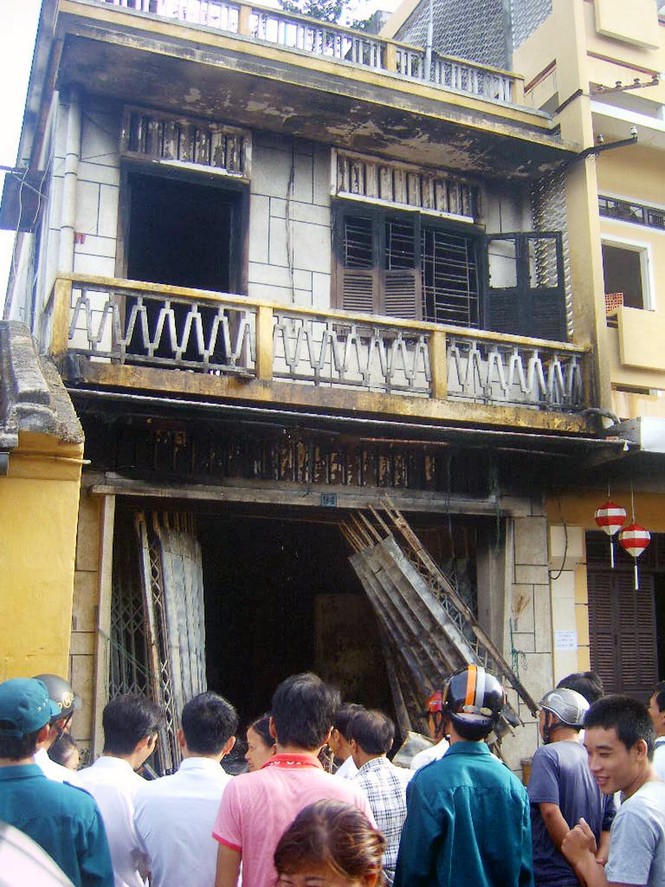 Nhà cổ ở trung tâm Hội An phát hoả vào tinh mơ - ảnh 1