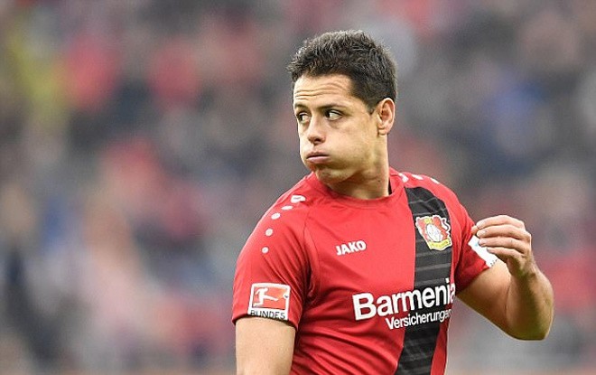 Thua cá độ, Chicharito ra sân với đầu trọc lốc - ảnh 5