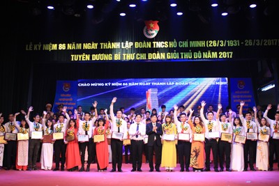 Thành Đoàn Hà Nội tuyên dương 100 Bí thư Chi đoàn giỏi năm 2017 - ảnh 2