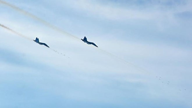 Cận cảnh 'hổ mang chúa' Su-30MK2 phóng rốc rét, huỷ diệt mục tiêu - ảnh 12