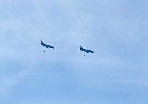 Cận cảnh 'hổ mang chúa' Su-30MK2 phóng rốc rét, huỷ diệt mục tiêu - ảnh 15