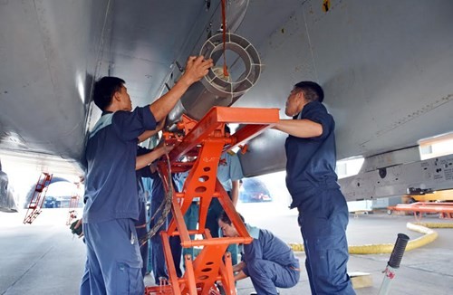 Cận cảnh 'hổ mang chúa' Su-30MK2 phóng rốc rét, huỷ diệt mục tiêu - ảnh 5