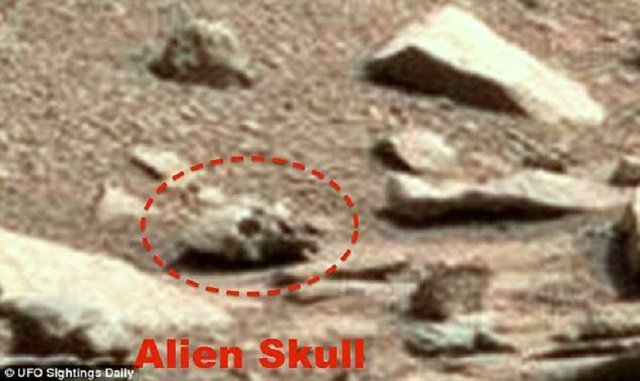 Thợ săn UFO khẳng định thấy “đầu lâu xương chéo trên” sao Hỏa - ảnh 3